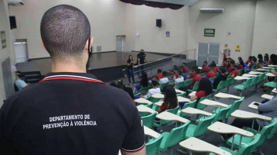 Em Manaus, escola recebe ações socioeducativas voltadas para o combate ao bullying