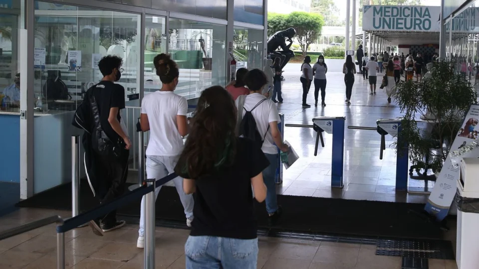 Prazo de inscrições para Enem 2022 termina neste sábado