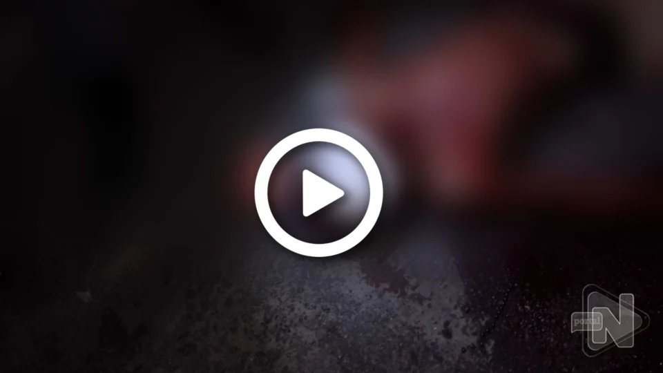 VÍDEO: homem é assassinado a facadas na madrugada desta terça no Japiim, em Manaus
