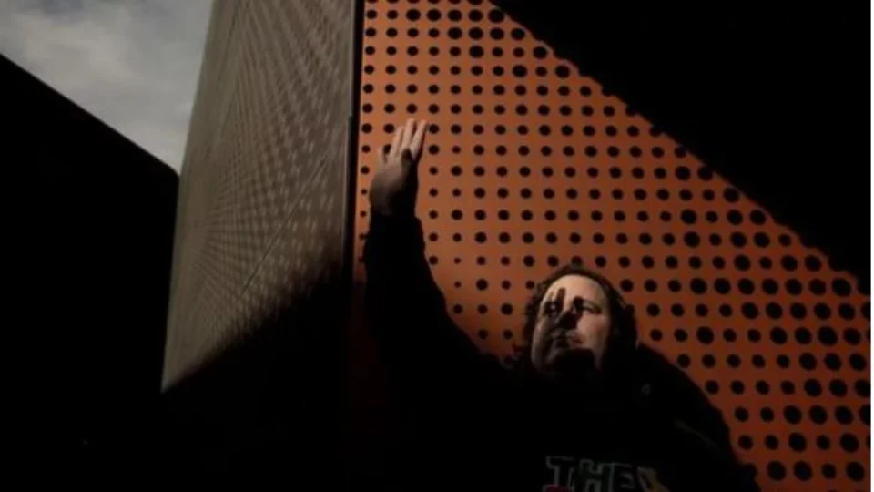 Google demite engenheiro por afirmar que sistema de Inteligência Artificial tem consciência