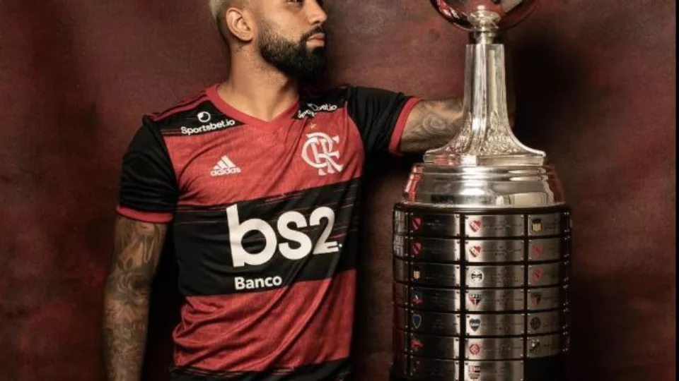 Gabi terá marca histórica de 200 jogos com camisa do Fla quando entrar em campo contra Ceará no Brasileirão neste domingo