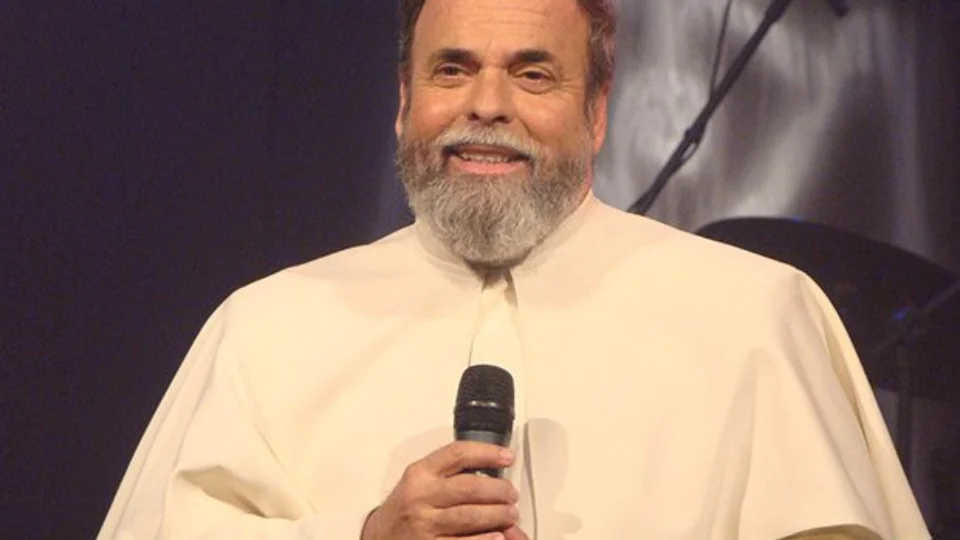 Padre Antônio Maria é contratado por meio milhão de reais para Festa do Divino em Uricurituba-AM