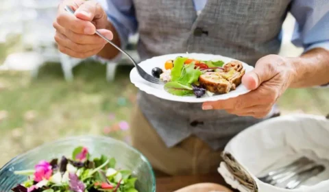 Entenda como manter uma alimentação saudável depois dos 50