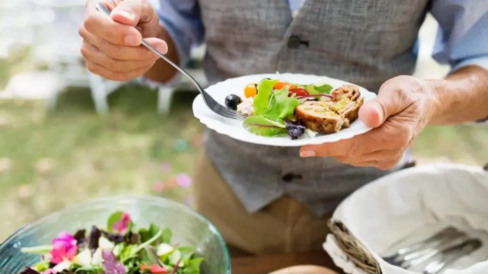 Entenda como manter uma alimentação saudável depois dos 50