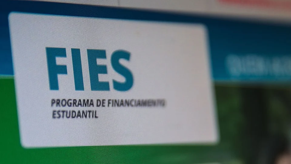 FNDE prorroga prazo para renovar contratos de financiamento do Fies
