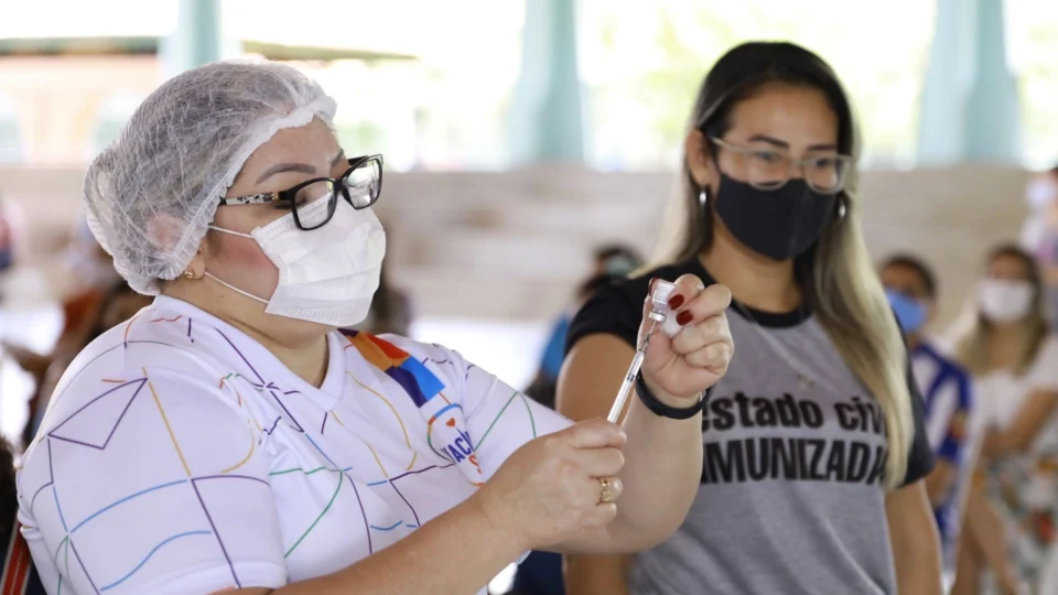 Covid-19: confira os pontos de vacinação para adultos e crianças nesta terça-feira, em Manaus