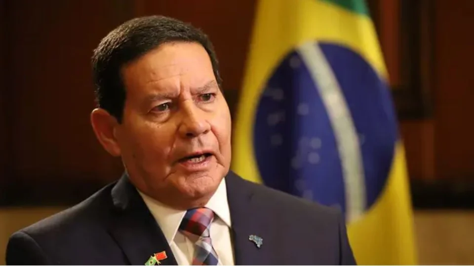 Em Manaus, Hamilton Mourão diz que redução da alíquota do IPI afetou a Zona Franca