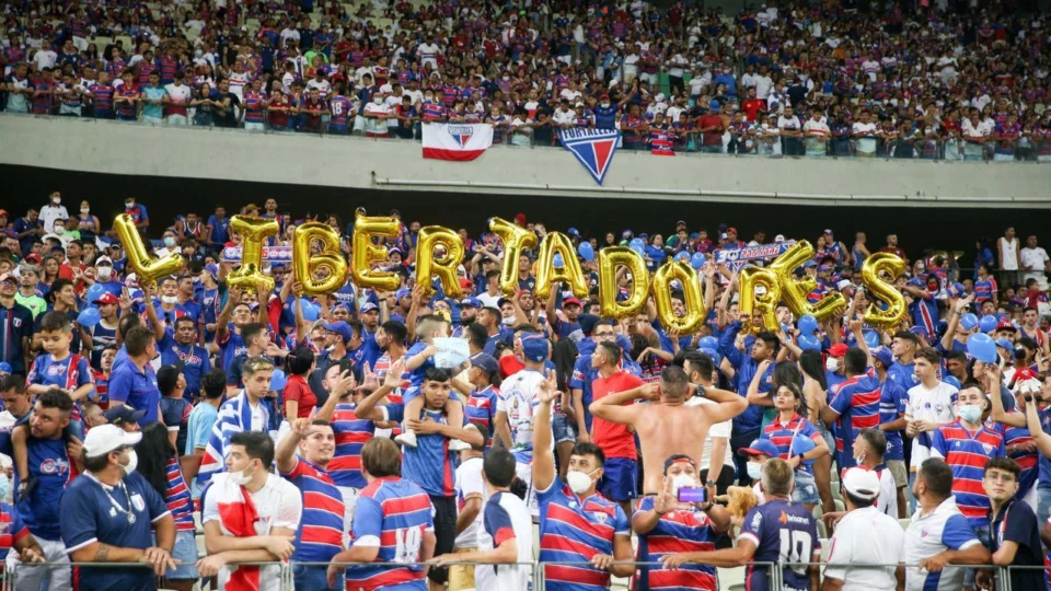 Mesmo em último lugar no Brasileiro, Fortaleza tem torcida que surpreende na Libertadores superando Fla e Corinthians