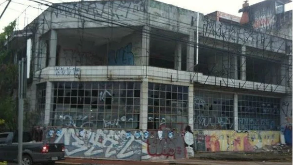 Projeto de Lei prevê combate a imóveis abandonados causadores de degradação urbana, em Manaus