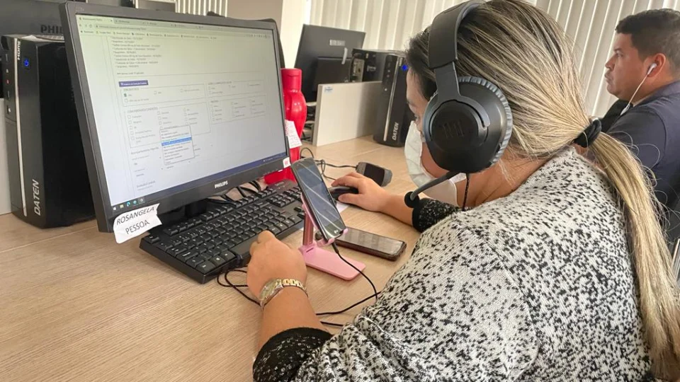 Telemonitoramento busca crianças com atraso vacinal em Manaus