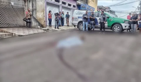 Homem é arrastado para o meio da rua e executado a tiros na Compensa, em Manaus