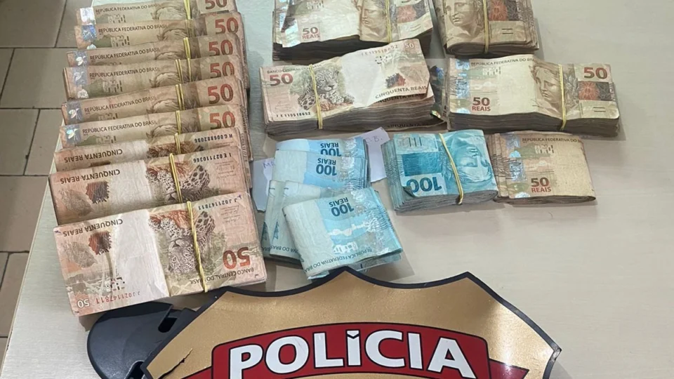 Grupo é preso com mais de R$ 76 mil em espécie no porto de Tefé, interior do AM