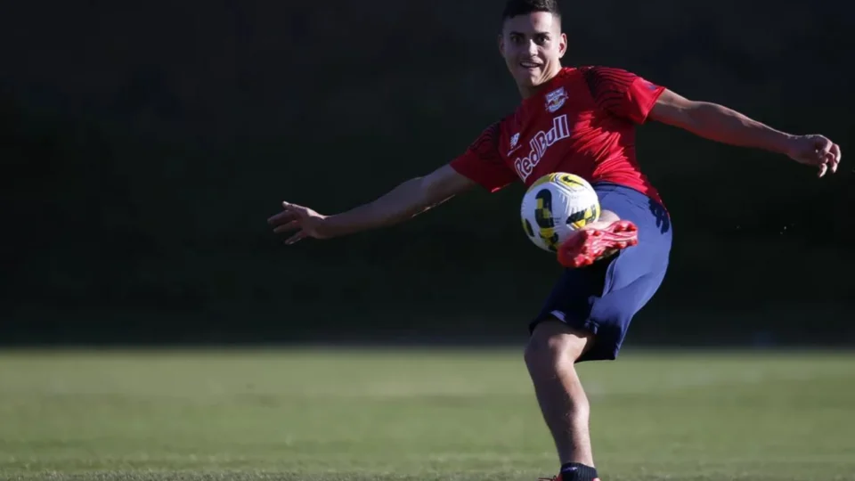 Após se envolver em acidente com vítima fatal Renan tem contrato rescindido pelo Bragantino