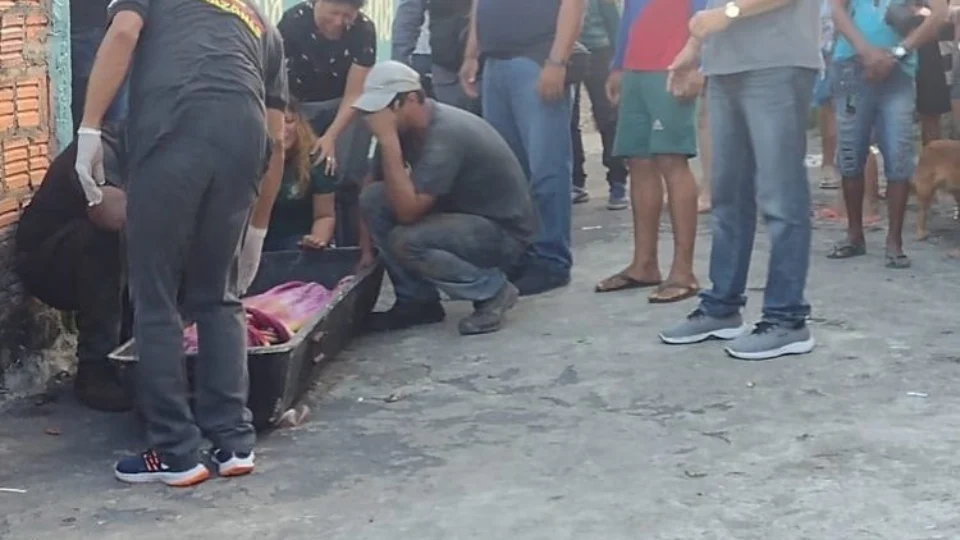 Venezuelana é morta a facadas em kitnet na Zona Leste de Manaus