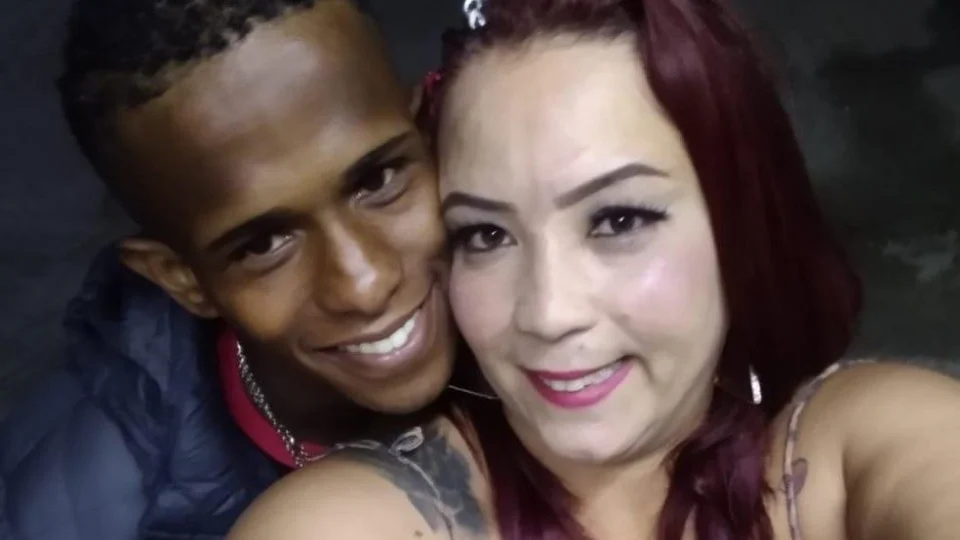 Homem mata noiva ao jogar água quente no ouvido dela, em São Paulo