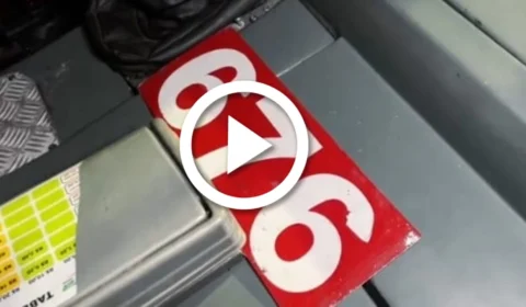 VÍDEO: suspeitos rendem passageiros e levam pertences das vítimas durante assalto a ônibus em Manaus