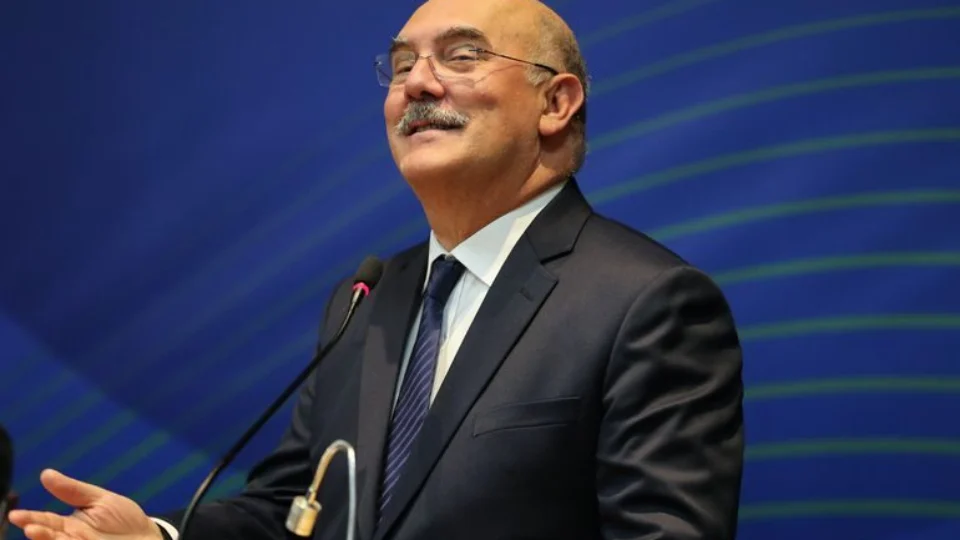 Desembargador manda soltar ex-ministro Milton Ribeiro e outros quatro presos por suspeita de irregularidades no MEC