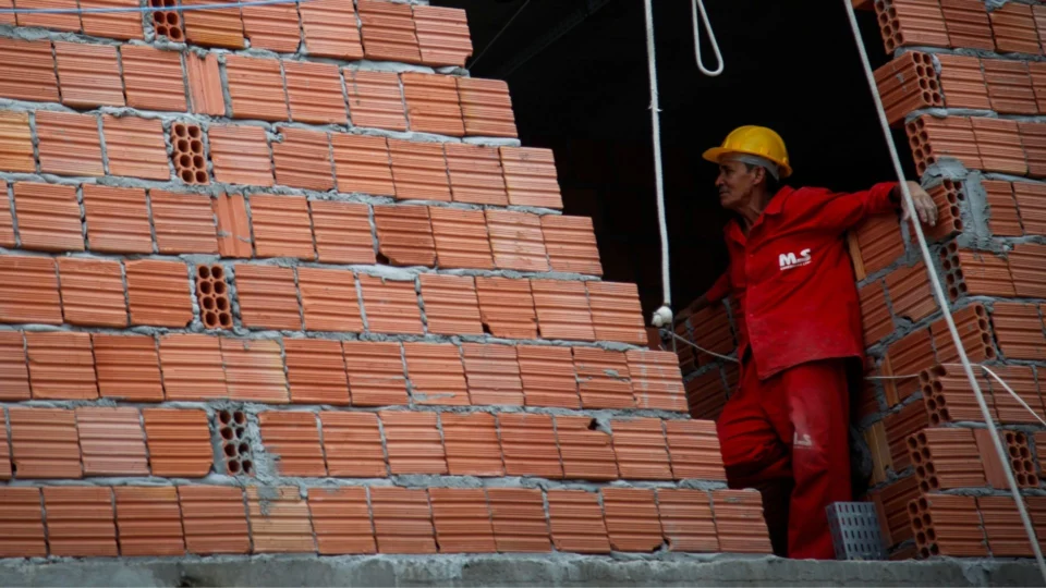 No Amazonas, custos da construção aumentam 1,05% em Junho, aponta IBGE