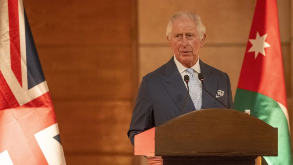 Rei Charles III fará seu primeiro discurso nesta sexta-feira às 14h no horário de Brasília