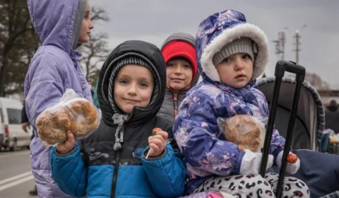 No Dia das Crianças na Ucrânia, ONU diz que quase dois terços delas estão deslocadas e pede cessar-fogo