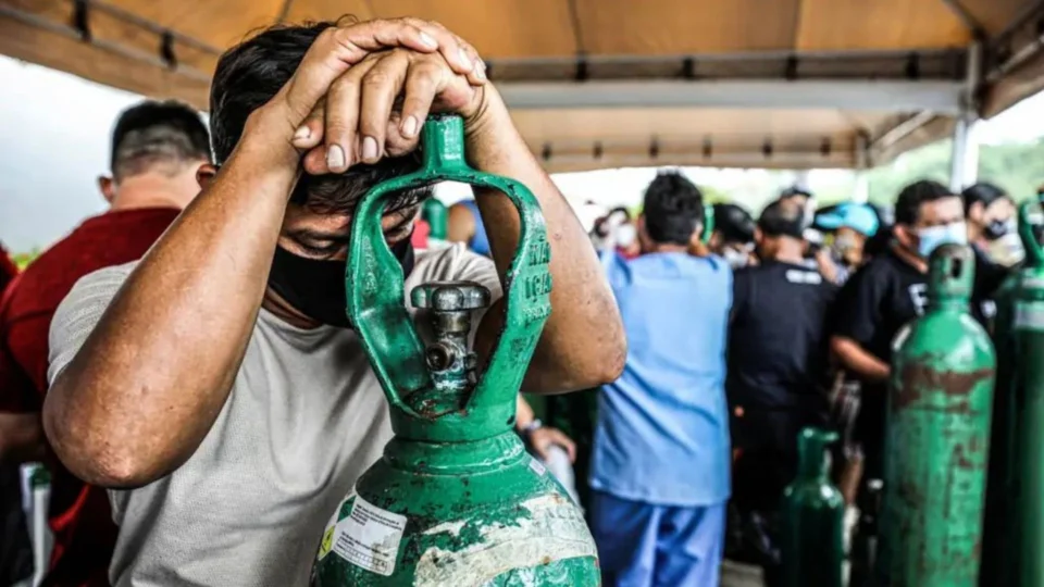 Justiça Federal inocenta Pazuello e gestores do Amazonas por crise do oxigênio em Manaus