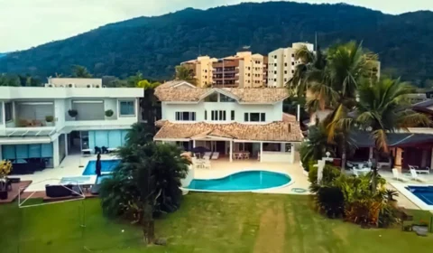 FOTOS: mansão no Litoral de SP que pertenceu a Hebe Camargo é colocada à venda por R$ 18 milhões