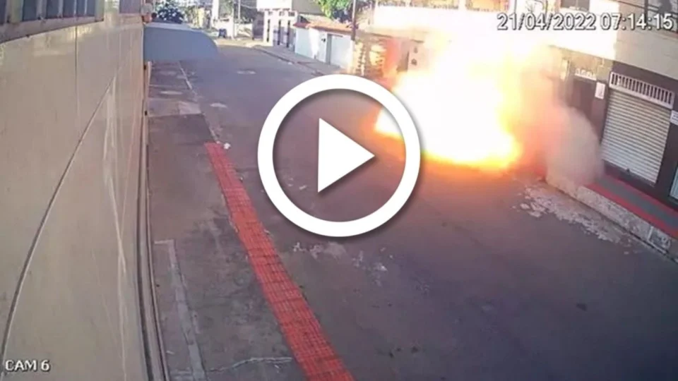 VÍDEO: mulher morre durante explosão e desabamento de prédio no ES, e há vítimas sob escombros