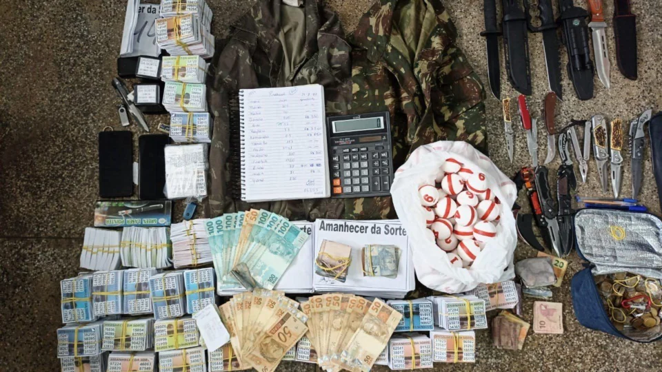 Após ser preso com material de jogos de azar, homem entrega chefe de esquema criminoso em Coari-AM