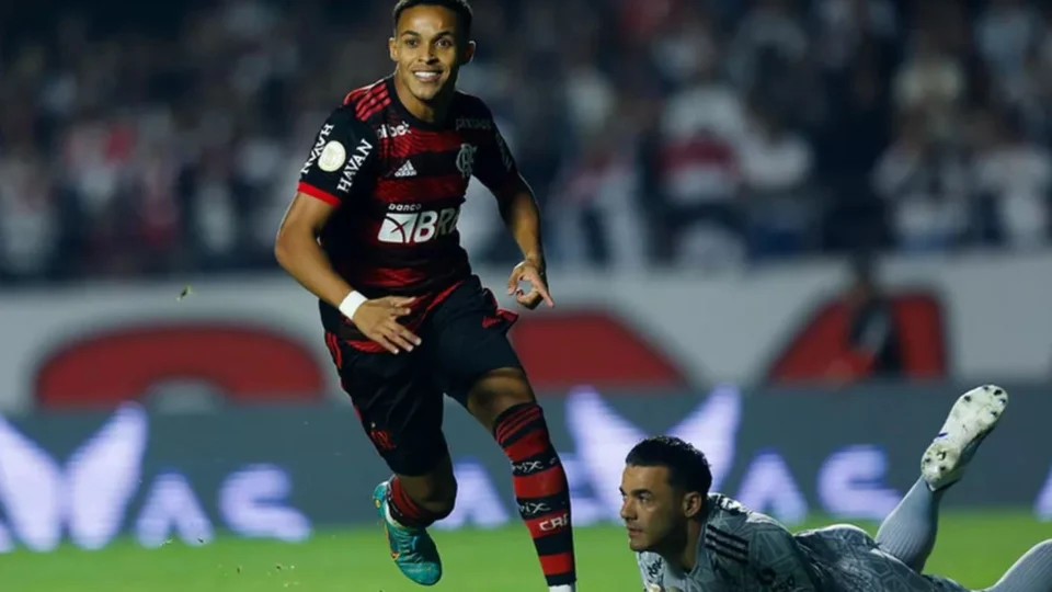 Atacante Lázaro não é mais jogador do Flamengo e vai vestir camisa 10 do Almería da Espanha