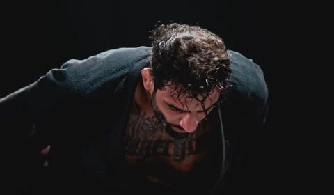 Enterro de lutador Leandro Lo é marcado por comoção e revolta em SP