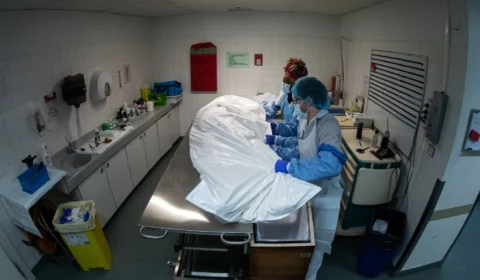 Covid-19 já matou 1 milhão de pessoas no mundo de janeiro a agosto desse ano, segundo OMS