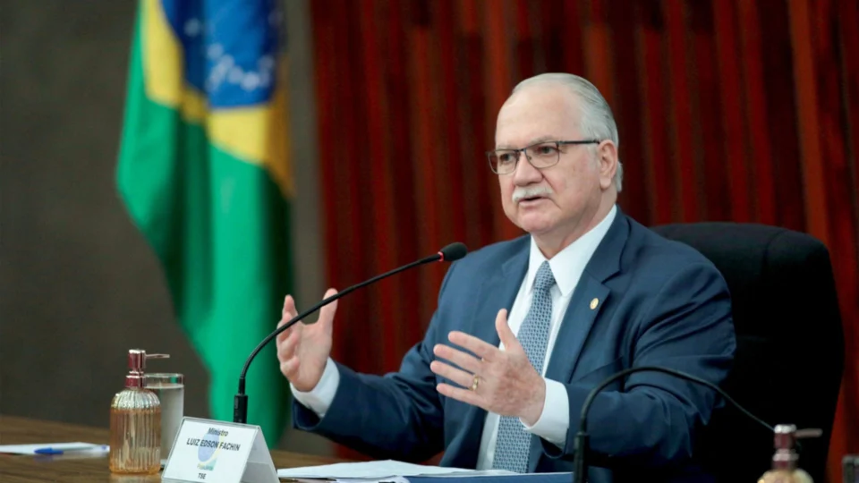 Presidente do TSE, Fachin pede fim dos ataques às urnas eletrônicas no Brasil