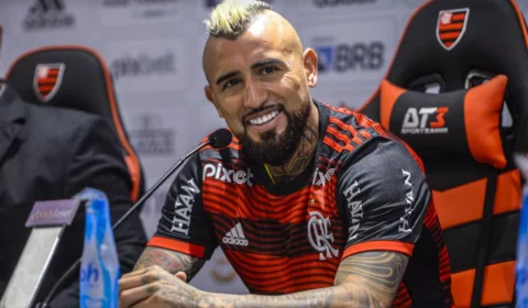 Arturo Vidal estreia no Flamengo depois de Éverton Cebolinha
