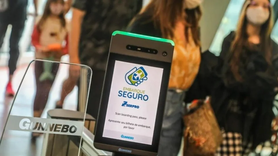 Primeira ponte aérea biométrica do mundo é inaugurada no Brasil