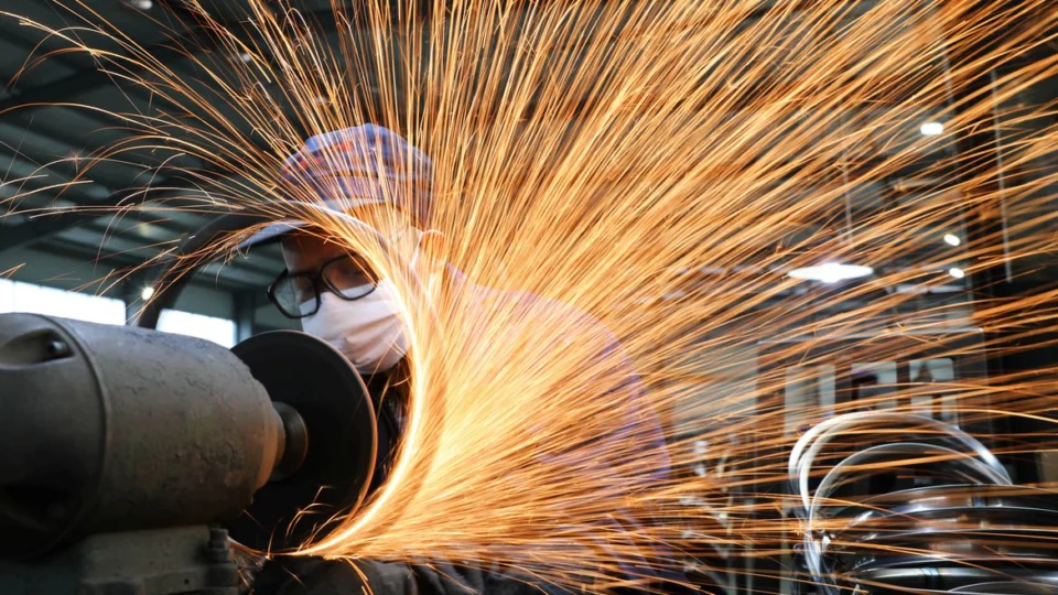 Indústria deve qualificar 9,6 milhões de pessoas até 2025