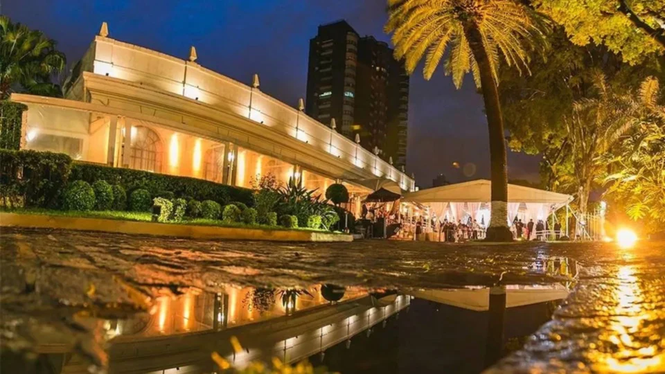 Noivos ficam sem festa de casamento e com prejuízos de até R$ 80 mil após falência de bufett, em São Paulo