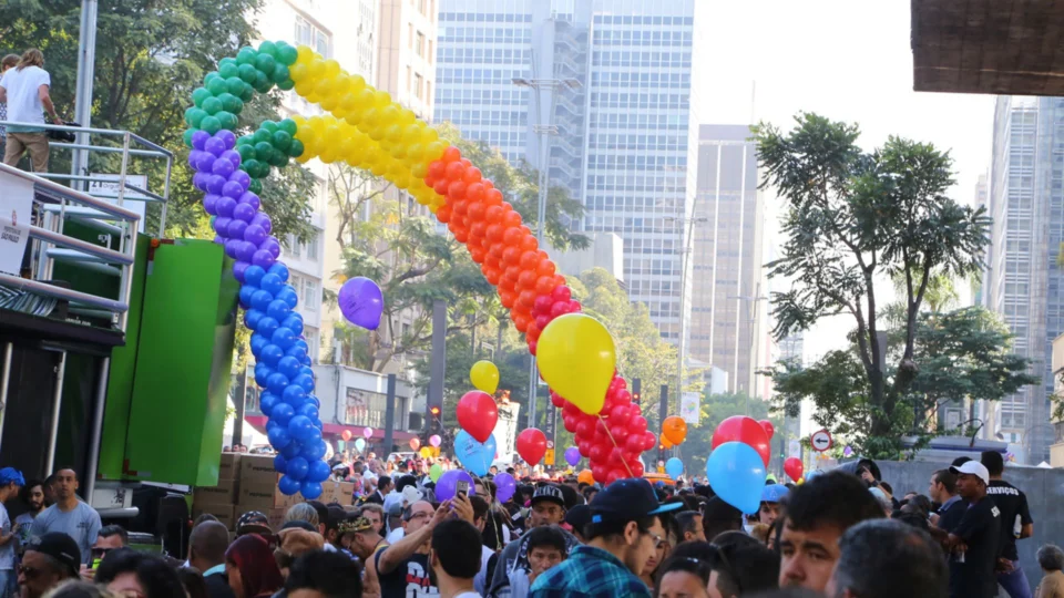 Parada do Orgulho LGBTQ+ recebe 3,5 milhões de pessoas em São Paulo