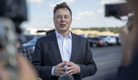 Elon Musk pode comprar o Twitter ainda nesta segunda-feira