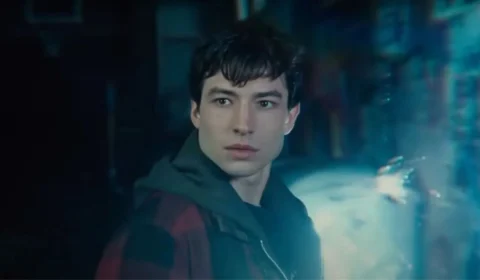 Ezra Miller, ator de ‘The Flash’, é preso após assediar clientes de karaokê no Havaí