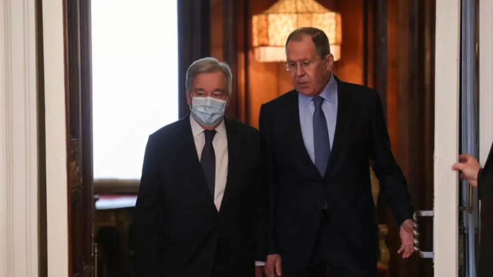 Em visita à Rússia, secretário-geral da ONU pede cessar-fogo imediato