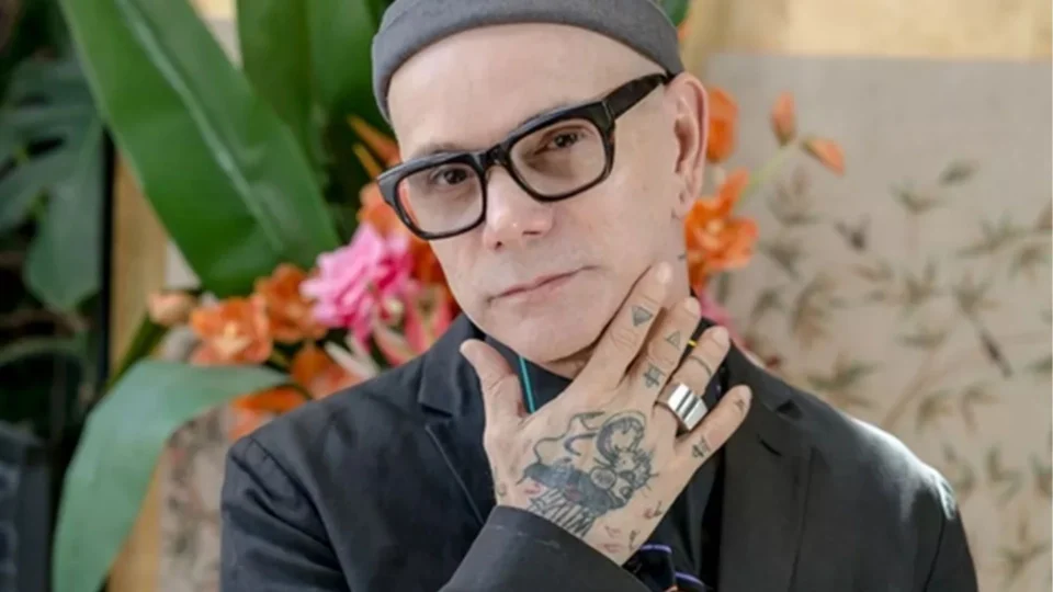 Ao dizer que interpretaria Bolsonaro gay, cabeleireiro é atacado pela comunidade LGBT e por apoiadores do presidente