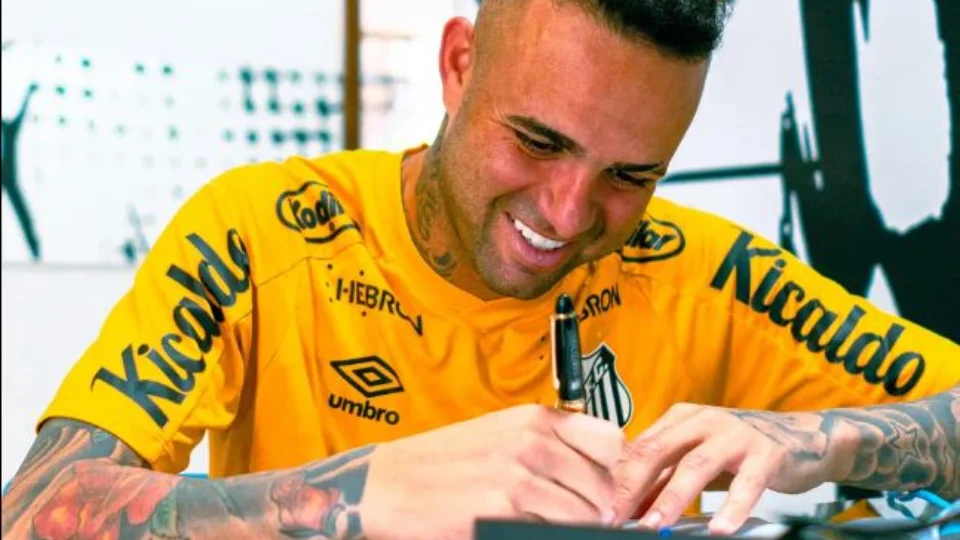 Meia-atacante Luan se diz motivado para jogar pelo Santos: ‘me dedicar e mostrar meu futebol’