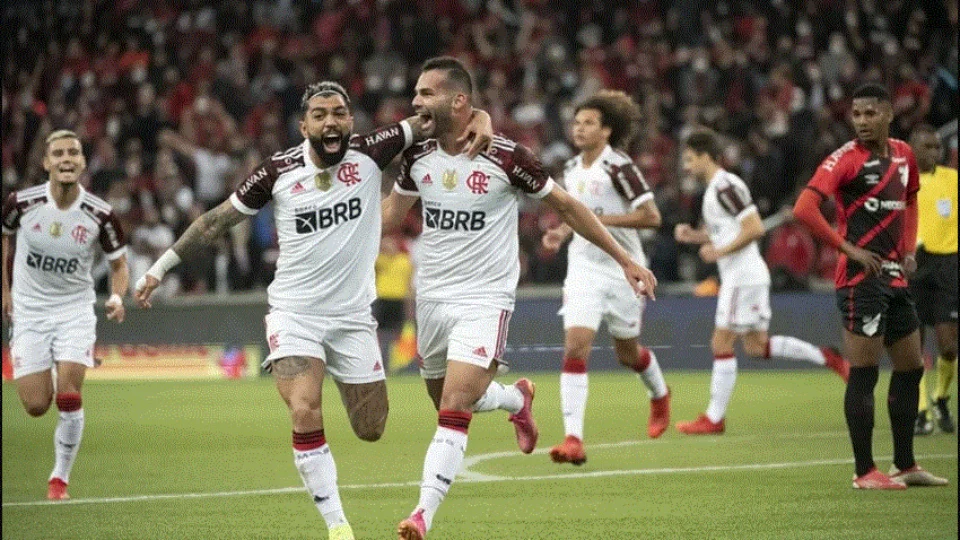 Esgotados ingressos destinados à torcida do Flamengo para jogo contra Athletico neste sábado, 23