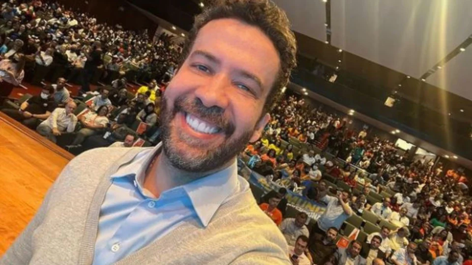 Eleições 2022: Avante oficializa candidatura de Janones à Presidência da República