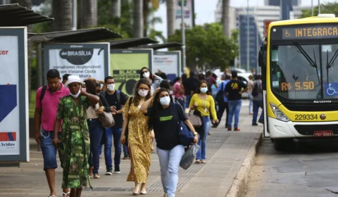 Conselhos de Saúde questionam fim da emergência da pandemia