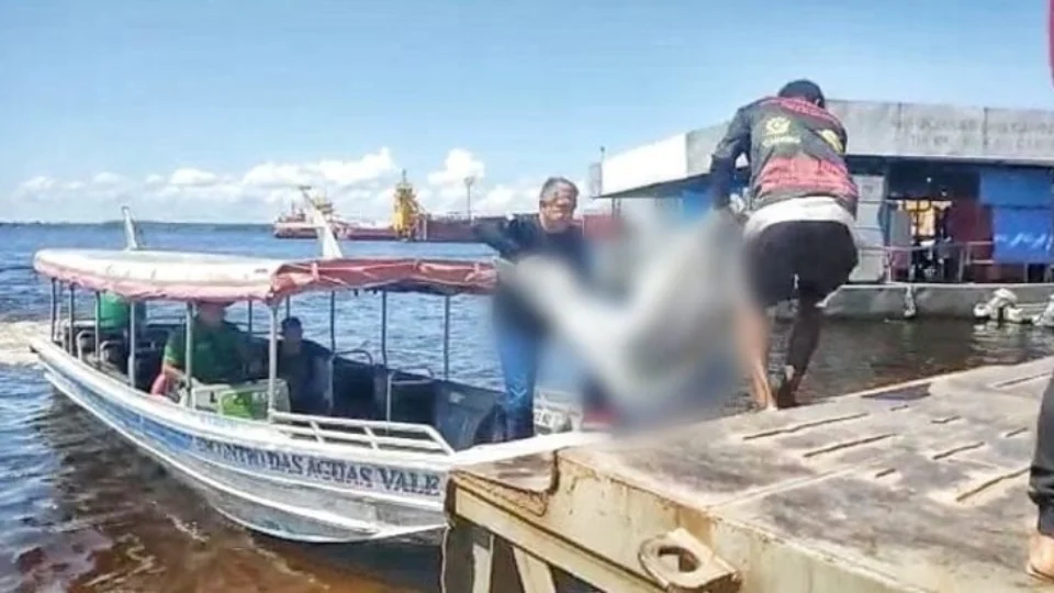 Mulher morre atropelada e corpo é encontrado por moradores do Careiro Castanho-AM