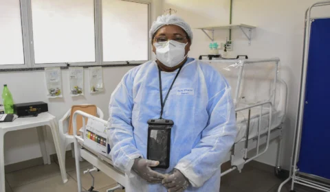 Sancionada Lei que fixa piso salarial para enfermeiros, técnicos, auxiliares e parteiras no Brasil