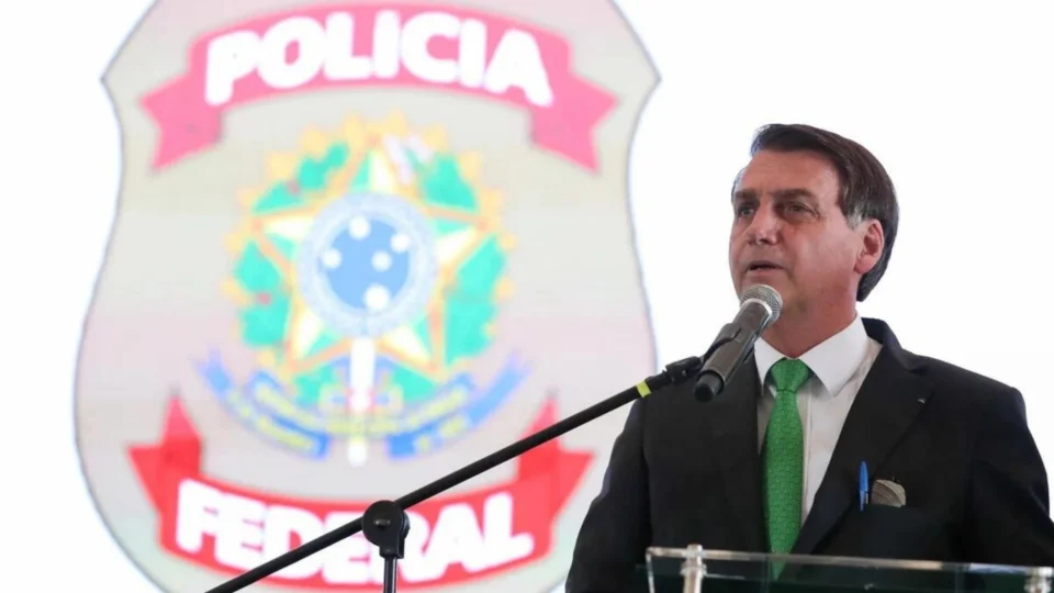 PF conclui que Bolsonaro não cometeu crime de interferência na corporação