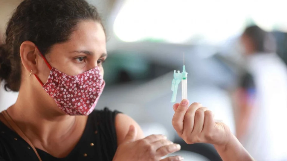 Covid-19: confira pontos de vacinação para adultos e crianças nesta sexta-feira, em Manaus