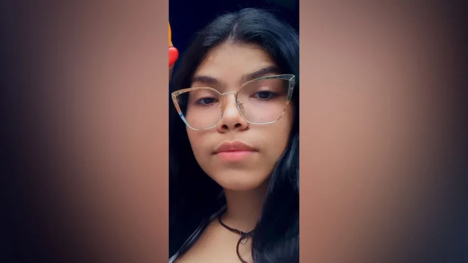 Adolescente desaparece após dizer que iria na casa da tia, na Zona Leste de Manaus